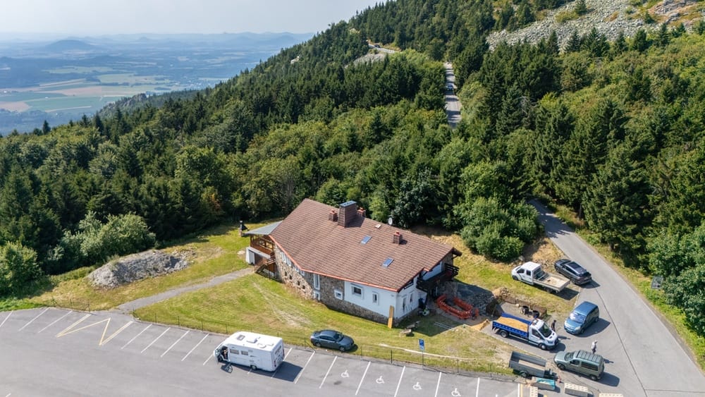 Ikonická horská chata Ještědka, Liberec