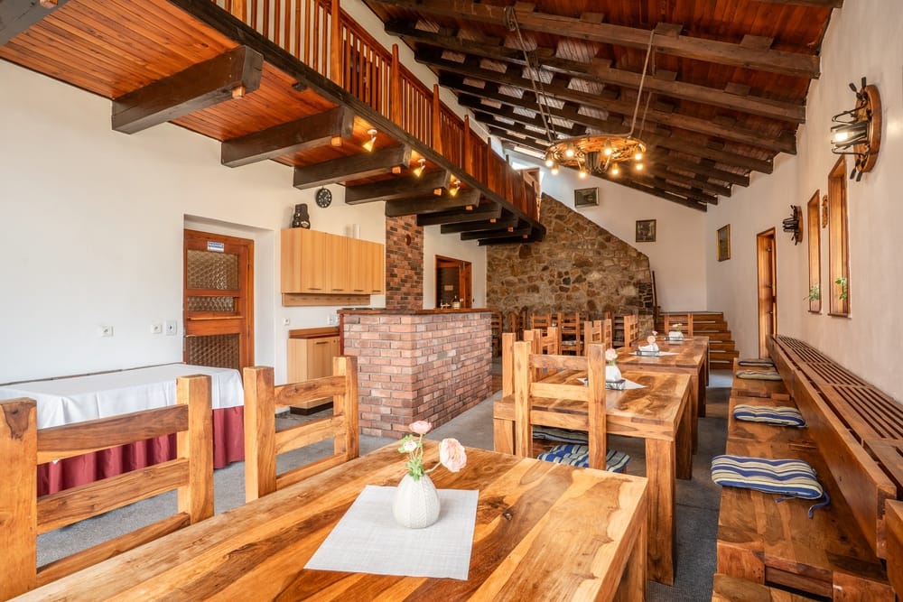 Ikonická horská chata Ještědka, Liberec