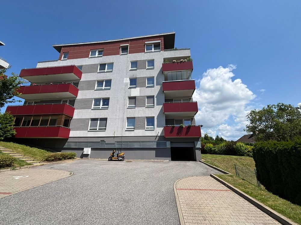 Pronájem parkovacího stání v Rochlicích