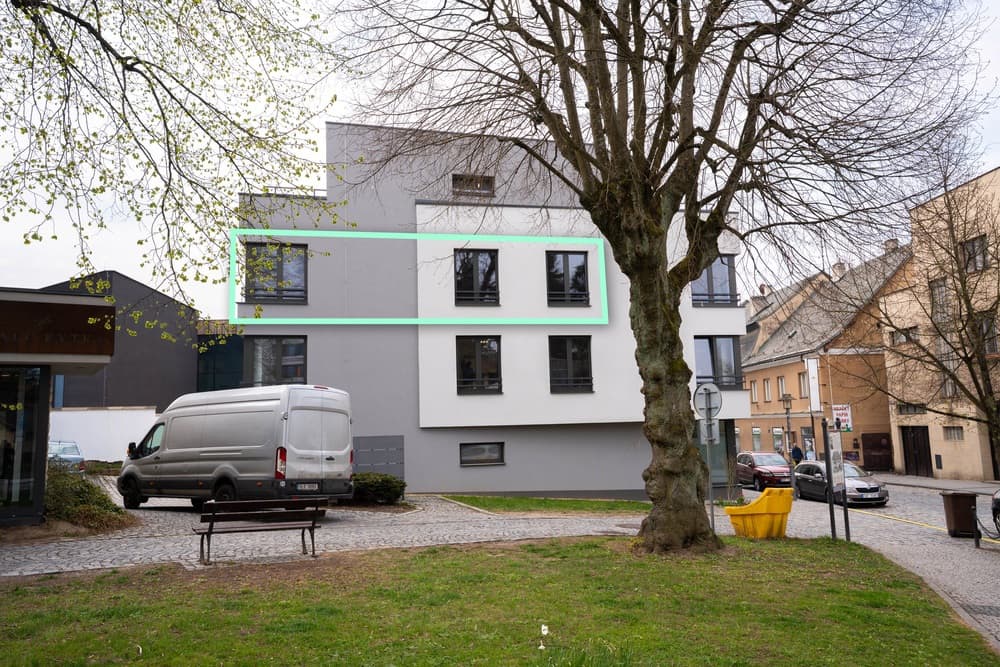 Pronájem reprezentativní ordinace 87 m² v Turnově