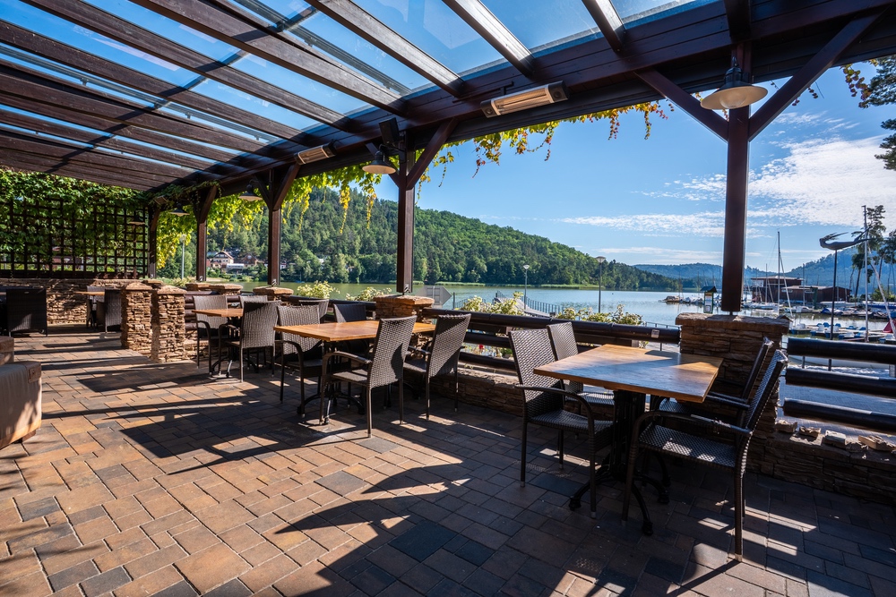 Zařízená Restaurace Nad jezerem, Doksy - Staré Splavy