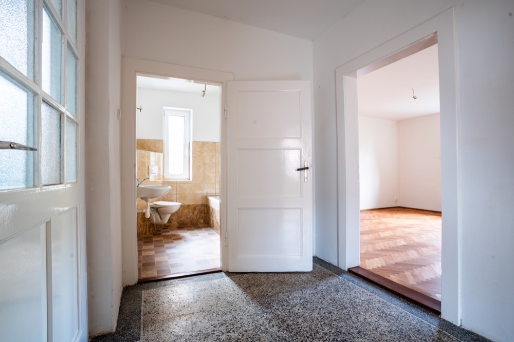 Vícegenerační rodinná vila 320 m² s garáží, bazénem a udržovanou zahradou