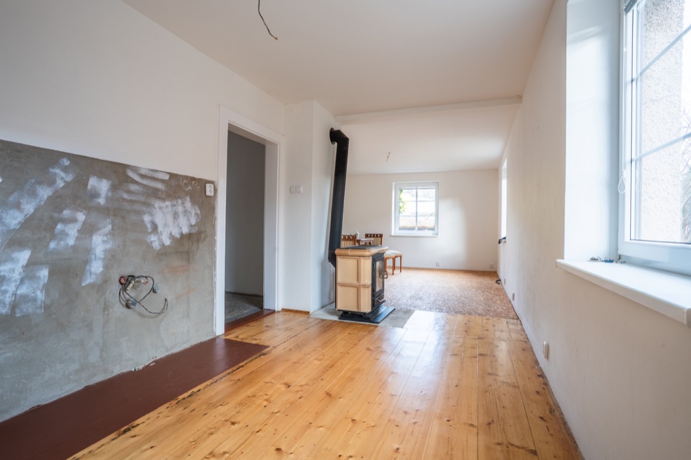 Vícegenerační rodinná vila 320 m² s garáží, bazénem a udržovanou zahradou