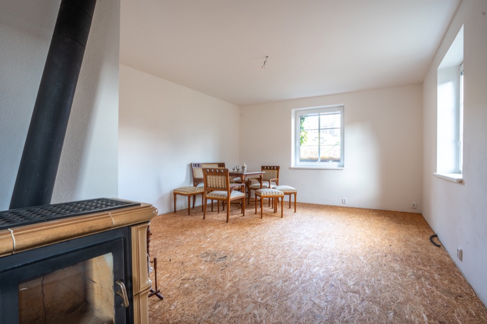 Vícegenerační rodinná vila 320 m² s garáží, bazénem a udržovanou zahradou