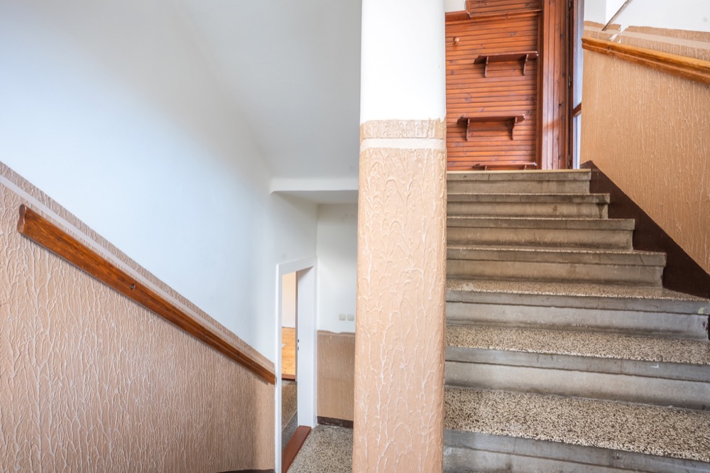 Vícegenerační rodinná vila 320 m² s garáží, bazénem a udržovanou zahradou