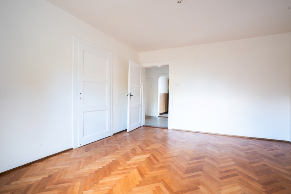 Vícegenerační rodinná vila 320 m² s garáží, bazénem a udržovanou zahradou