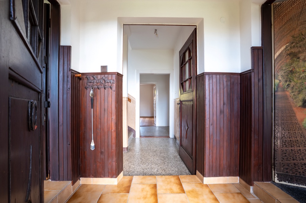 Vícegenerační rodinná vila 320 m² s garáží, bazénem a udržovanou zahradou