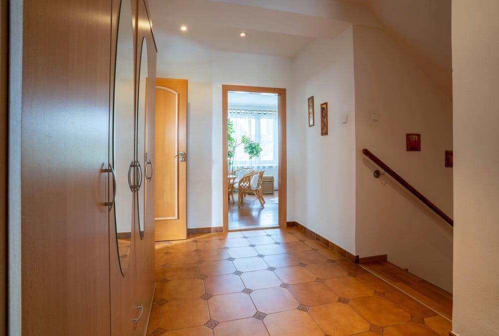 Vícegenerační rodinný dům 300 m² s garáží, zahradou a nerušeným výhledem na Ještěd