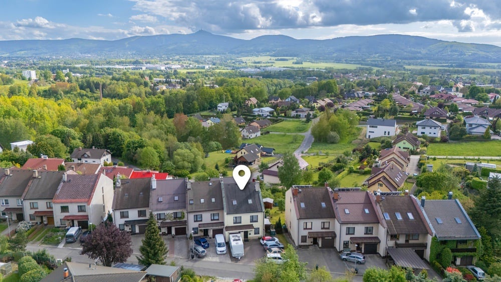 Vícegenerační rodinný dům 300 m² s garáží, zahradou a nerušeným výhledem na Ještěd