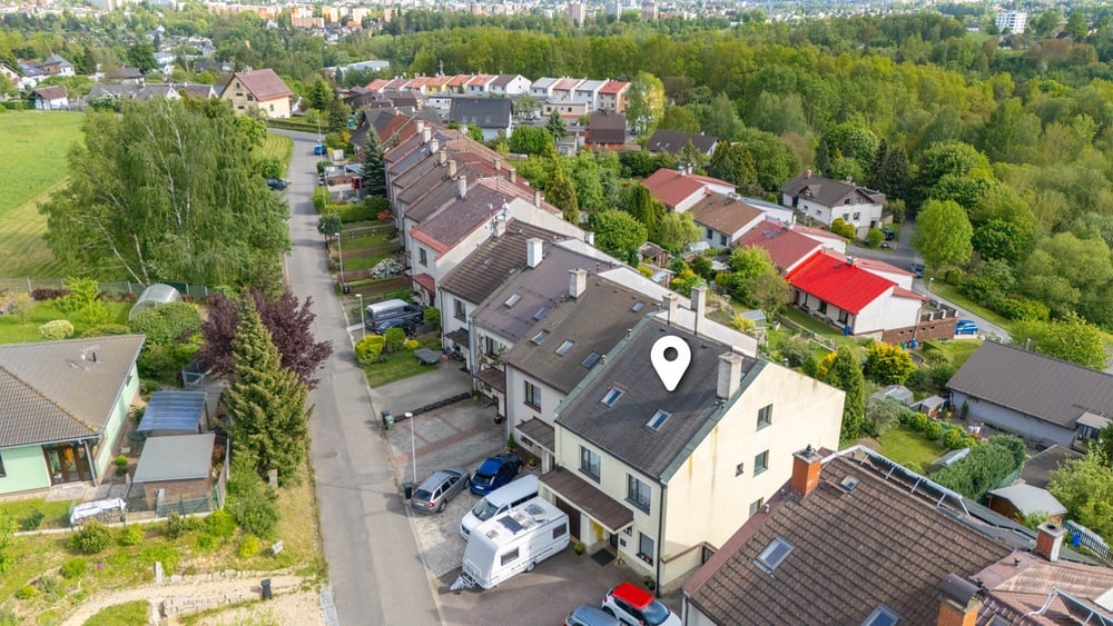 Vícegenerační rodinný dům 300 m² s garáží, zahradou a nerušeným výhledem na Ještěd