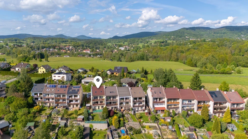 Vícegenerační rodinný dům 300 m² s garáží, zahradou a nerušeným výhledem na Ještěd