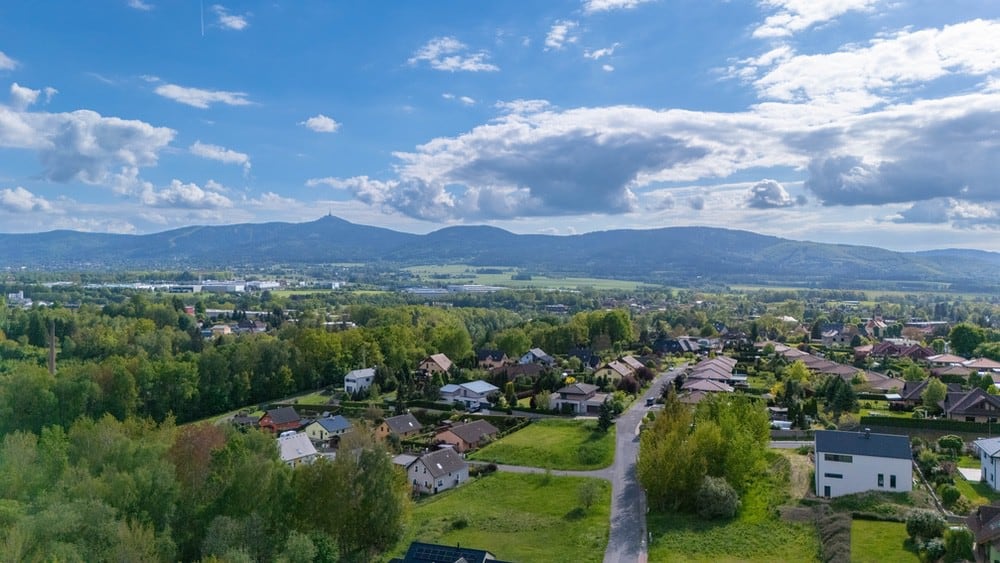 Vícegenerační rodinný dům 300 m² s garáží, zahradou a nerušeným výhledem na Ještěd