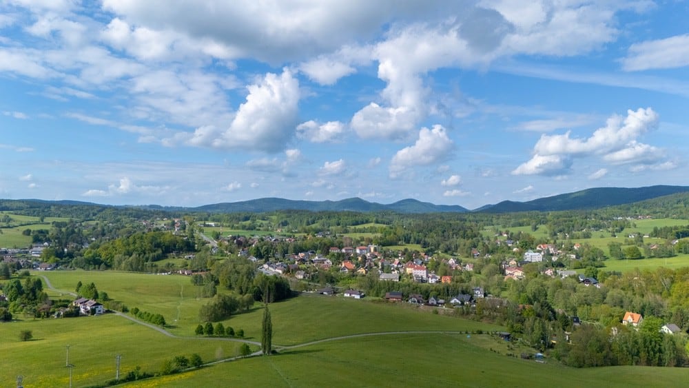 Vícegenerační rodinný dům 300 m² s garáží, zahradou a nerušeným výhledem na Ještěd
