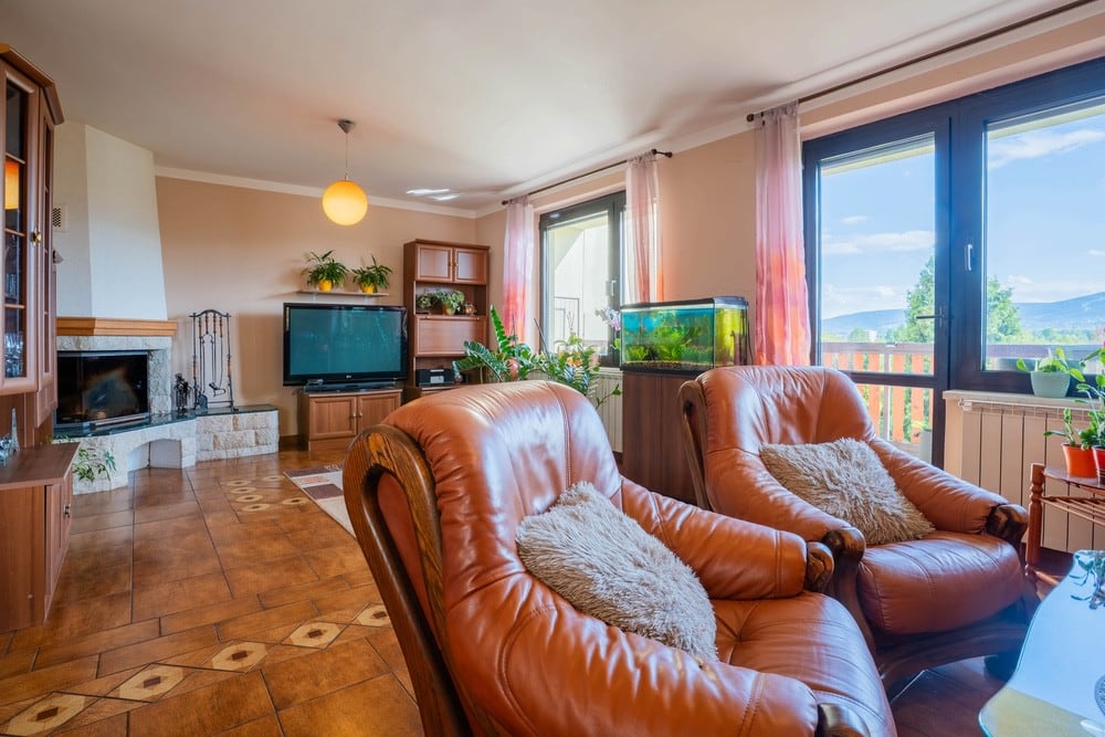 Vícegenerační rodinný dům 300 m² s garáží, zahradou a nerušeným výhledem na Ještěd