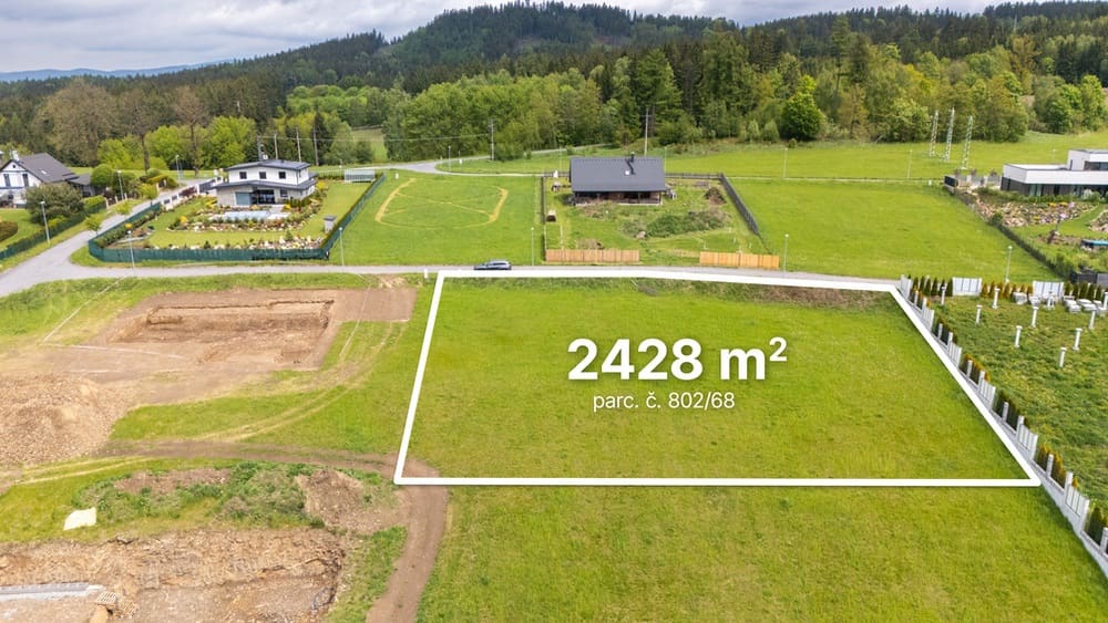 Nadstandardní stavební pozemek 2428 m² v Jeřmanicích