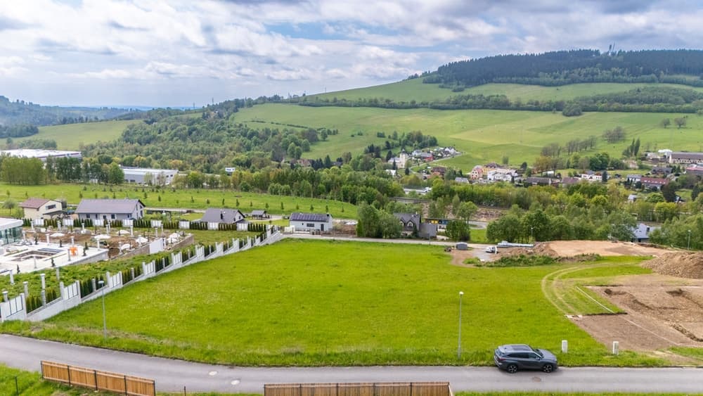 Nadstandardní stavební pozemek 2428 m² v Jeřmanicích