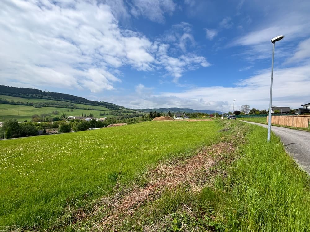 Nadstandardní stavební pozemek 2428 m² v Jeřmanicích