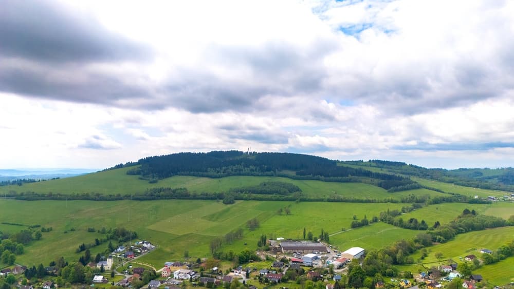 Nadstandardní stavební pozemek 2428 m² v Jeřmanicích