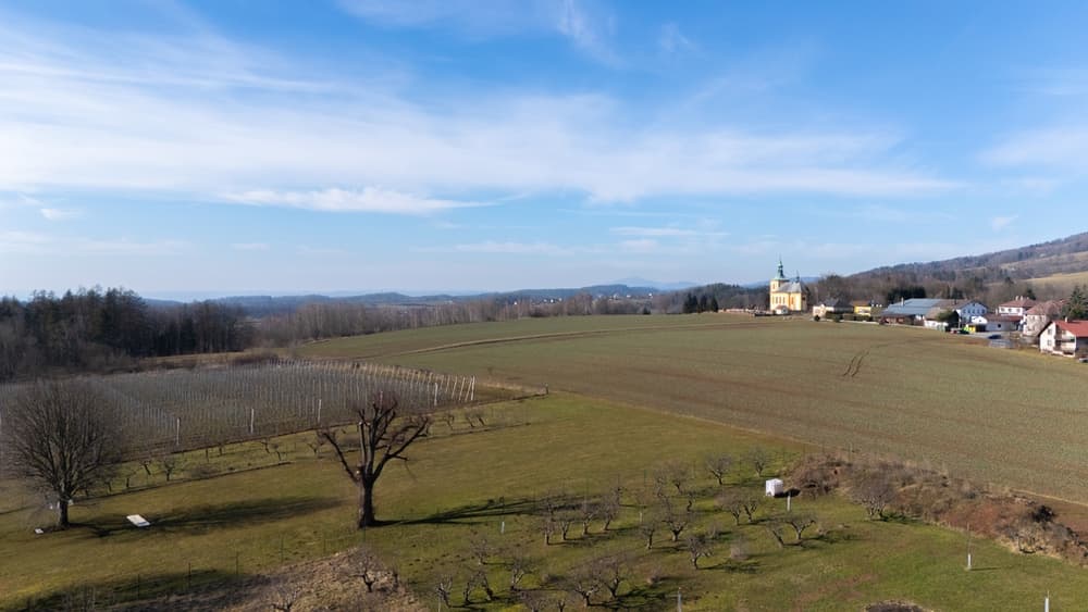 Stavební pozemek 5316 m² v obci Tatobity na úpatí nejvyšší hory Českého ráje Kozákova