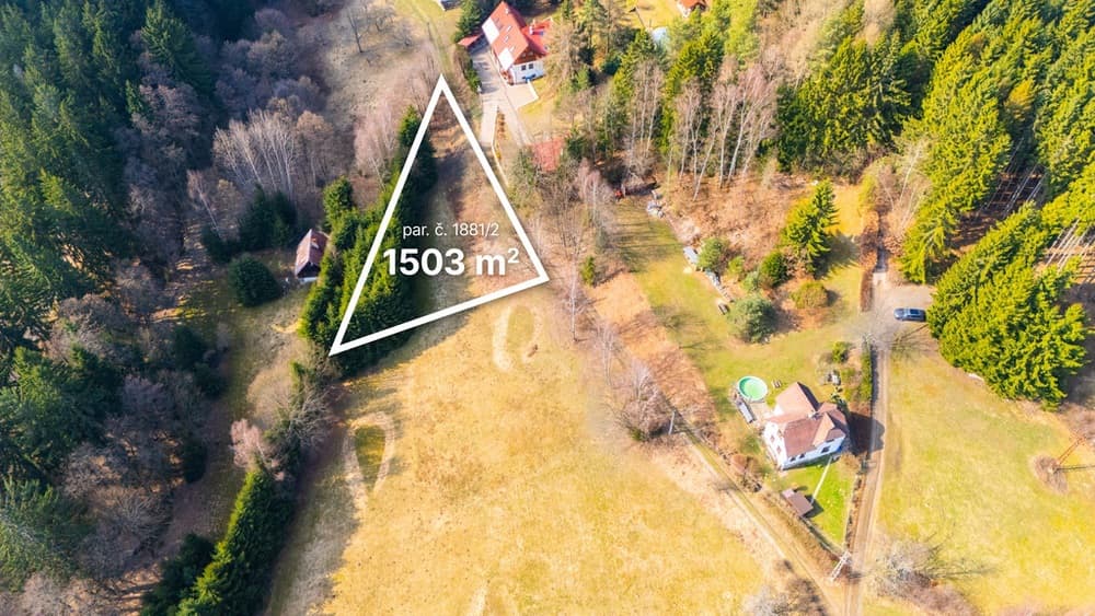 Stavební pozemek 1503 m² v naprostém obklopení přírodou