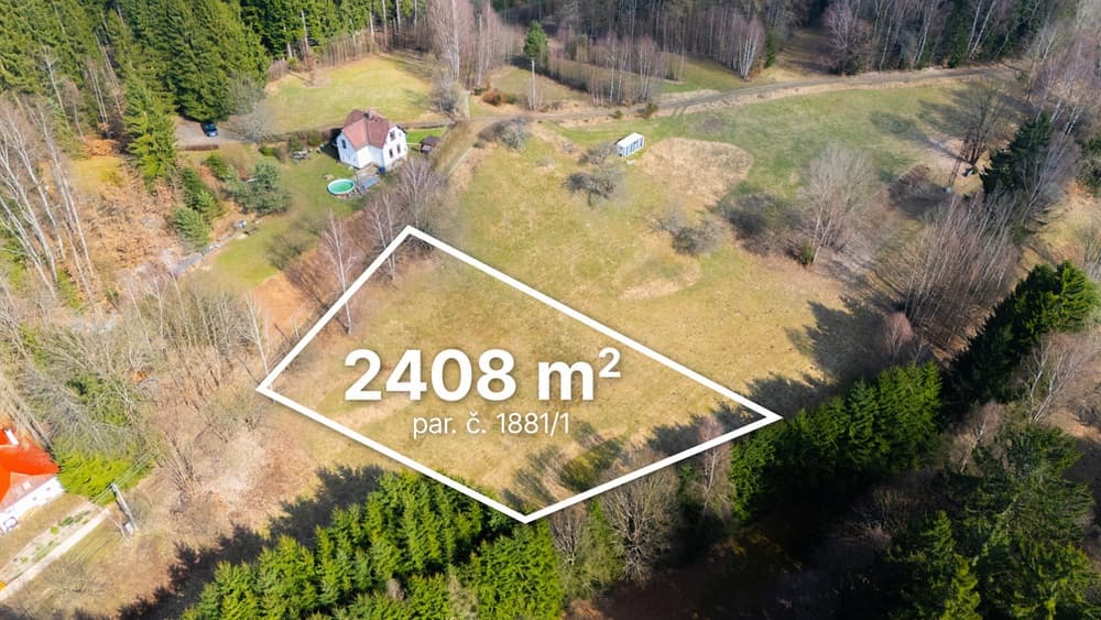 Stavební pozemek 2408 m² v naprostém obklopení přírodou