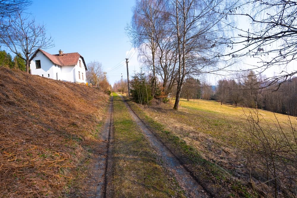 Stavební pozemek 2408 m² v naprostém obklopení přírodou