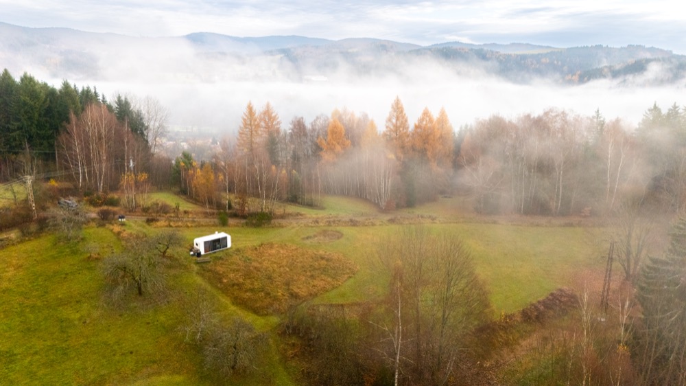 Slunný stavební pozemek 2542 m² na úpatí Jizerských hor