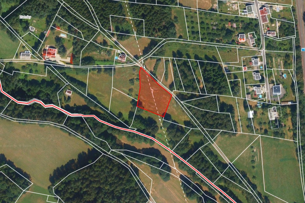 Slunný stavební pozemek 2542 m² na úpatí Jizerských hor