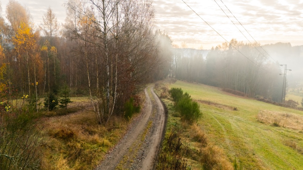 Slunný stavební pozemek 2542 m² na úpatí Jizerských hor